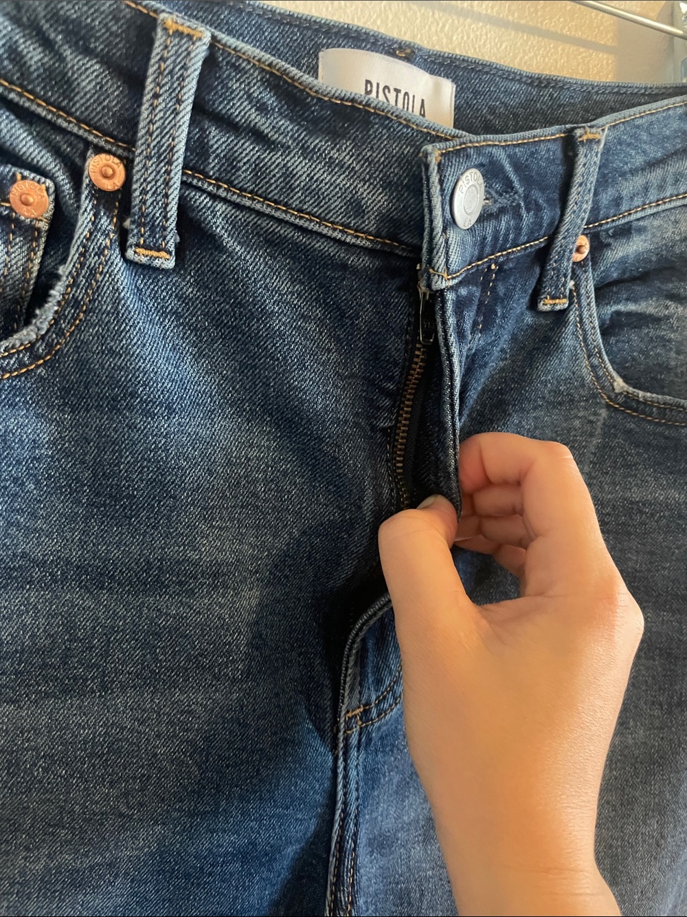 Pistola Eli High Rise Barrel Arched Leg Jean Women’s 30 Augustus‎ Wash Cropped - Picture 9 of 11
